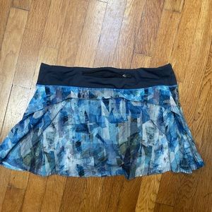Lululemon skirt size 10